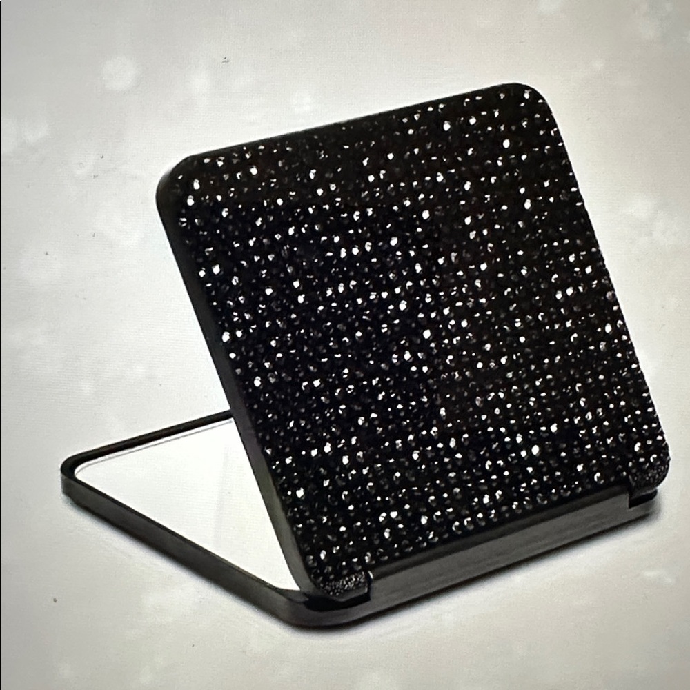 ❣️5|$25❣️Black or Silver Rhinestone Compact Mirror. 🆕 - Picture 2 of 6